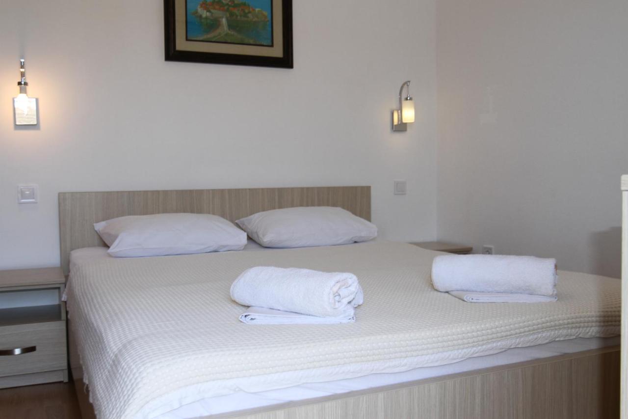 Apartments Muhar Свети-Стефан Экстерьер фото