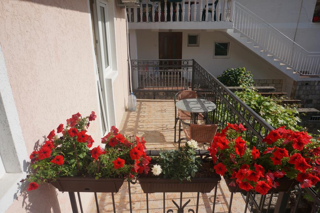 Apartments Muhar Свети-Стефан Экстерьер фото